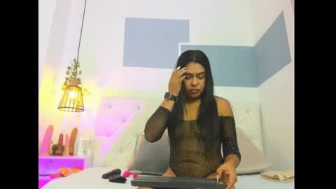 hanah_gray online show from February 11, 2025, 11:21 am