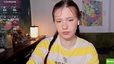Snapshot of hanahwoods chatting on April 29, 2026, 2:37 am hanahwoods online show from April 29, 2026, 2:37 am