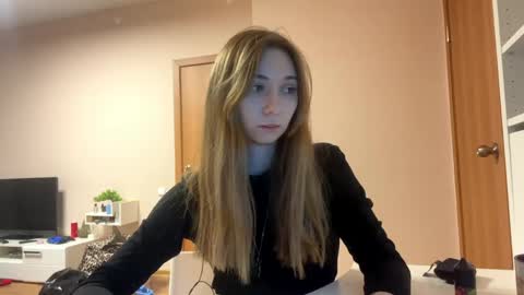 Alya online show from May 4, 2026, 3:19 pm