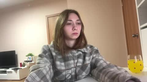 Alya online show from May 9, 2026, 3:17 pm
