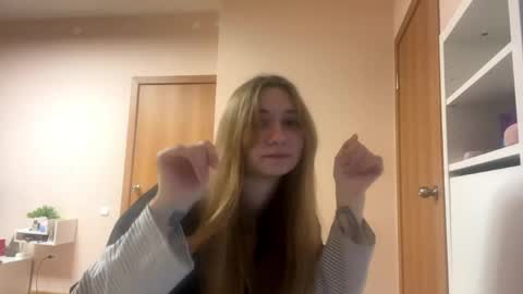 Alya online show from May 11, 2026, 3:51 pm