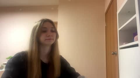 Alya online show from May 11, 2026, 4:04 pm