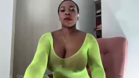 Hana  online show from October 15, 2025, 2:39 pm