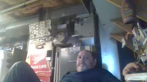 Snapshot of handiemanhere chatting on November 17, 2025, 3:34 am naked man online show from November 17, 2025, 3:34 am