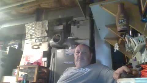 naked man online show from May 17, 2026, 4:32 am