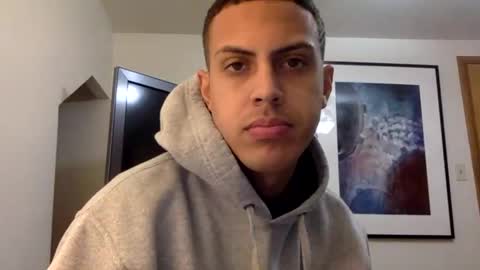 handsome01_ online show from December 5, 2025, 1:47 am