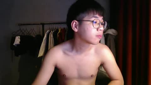 handsome_mannn online show from December 12, 2024, 6:14 am