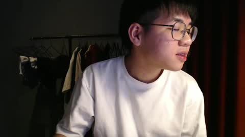 handsome_mannn online show from December 14, 2024, 2:12 am