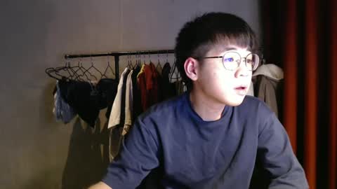 handsome_mannn online show from December 14, 2024, 7:14 pm