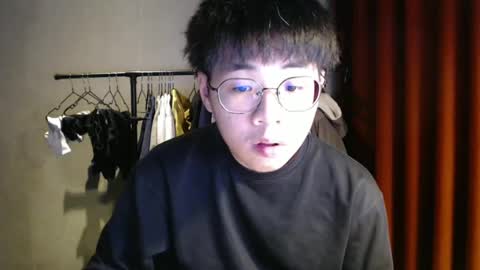 handsome_mannn online show from December 18, 2024, 7:19 pm