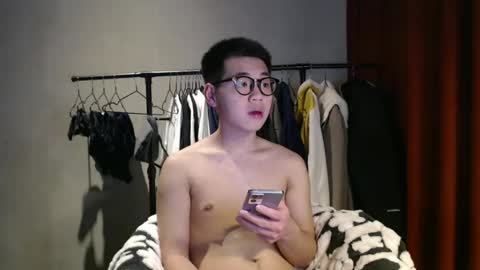 handsome_mannn online show from January 4, 2025, 7:13 pm
