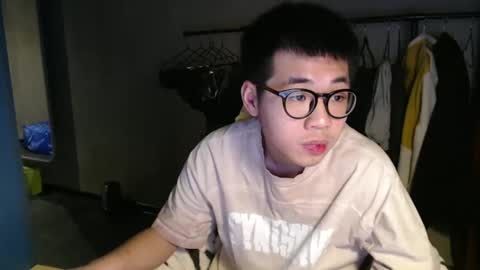 handsome_mannn online show from January 19, 2025, 1:32 am