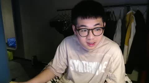handsome_mannn online show from January 19, 2025, 2:06 pm