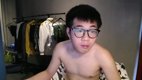 handsome_mannn online show from February 9, 2025, 12:52 pm