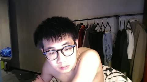 handsome_mannn online show from February 16, 2025, 6:21 pm