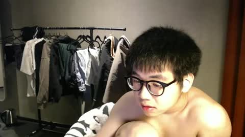 handsome_mannn online show from February 27, 2025, 8:20 pm