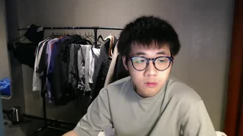handsome_mannn online show from February 28, 2025, 9:55 pm