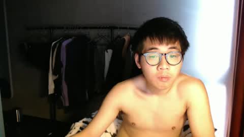 handsome_mannn online show from March 2, 2025, 1:27 pm