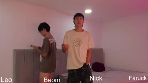 leonardfarrucknick and otis online show from September 12, 2025, 10:43 pm