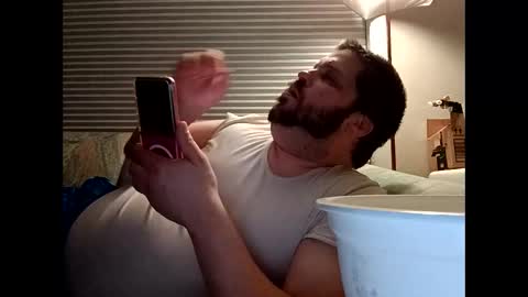 handsomedaddy198923 online show from October 26, 2025, 5:57 am