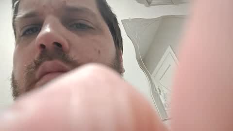 handsomedaddy198923 online show from November 7, 2025, 9:09 am