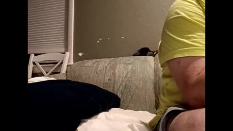 Handsomedaddy198923 online show from June 3, 2026, 6:38 am