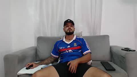 Snapshot of handsomen69 chatting on February 15, 2026, 1:46 am Handsomen online show from February 15, 2026, 1:46 am