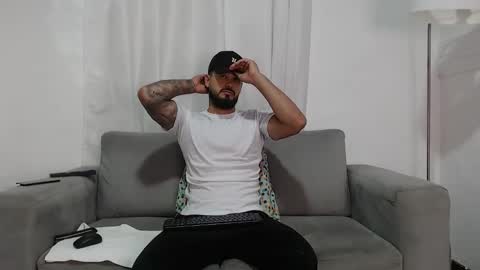 Snapshot of handsomen69 chatting on February 24, 2026, 12:52 am Handsomen online show from February 24, 2026, 12:52 am