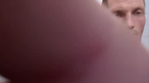 handsomerob42 online show from October 31, 2025, 1:34 pm