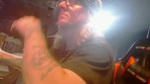 Snapshot of handyman5303 chatting on December 18, 2024, 8:53 am Handystudman online show from December 18, 2024, 8:53 am