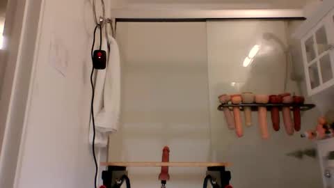 HandySmurf online show from April 12, 2026, 4:56 pm