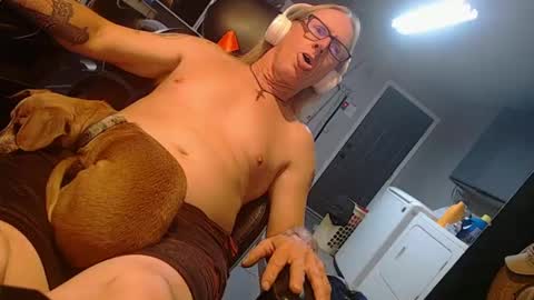 handystud33 online show from October 11, 2025, 8:35 am