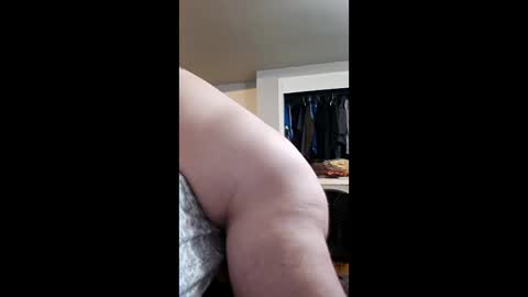 Snapshot of hanes1711 chatting on April 10, 2026, 1:27 pm hanes1711 online show from April 10, 2026, 1:27 pm