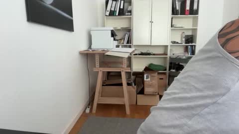 hanky online show from September 19, 2025, 11:44 am