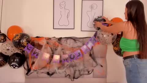 hanna__evans_ online show from October 23, 2025, 12:26 pm