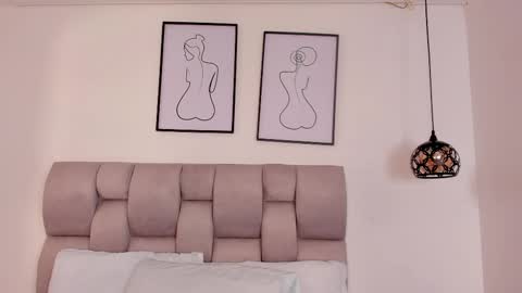 hanna__evans_ online show from November 13, 2025, 11:53 am