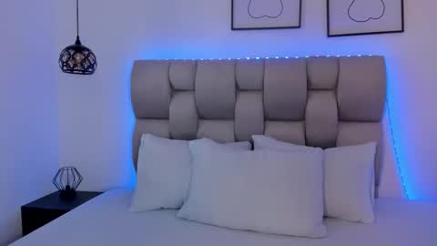 hanna__evans_ online show from February 17, 2026, 12:23 pm