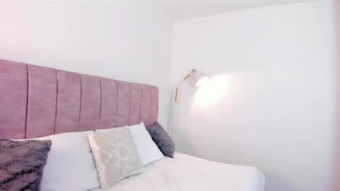 hanna_bunny15 online show from April 9, 2026, 10:15 pm