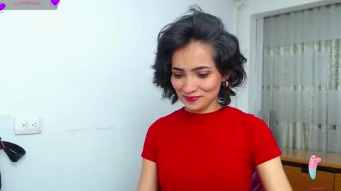 Sara online show from October 30, 2025, 8:42 pm