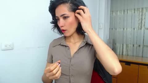 Sara online show from November 2, 2025, 12:51 pm