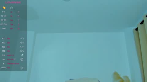 Snapshot of hanna_connorss chatting on February 13, 2025, 5:44 pm hanna_connorss online show from February 13, 2025, 5:44 pm