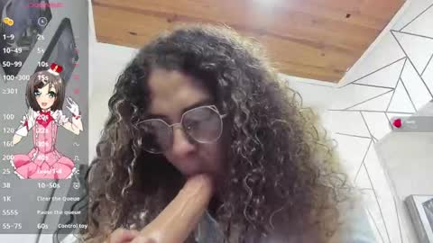 Snapshot of hanna_corne chatting on December 11, 2024, 11:41 am HANNA online show from December 11, 2024, 11:41 am