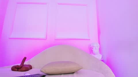 Hanna online show from January 28, 2025, 1:39 am