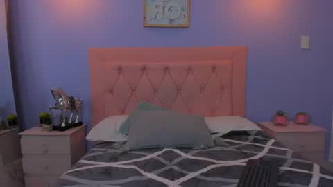 Hanna  online show from June 14, 2026, 2:24 am