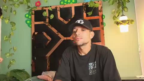 HANNA Y SEBAS online show from June 23, 2026, 12:36 pm