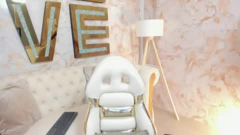 EVA online show from April 21, 2026, 1:53 am