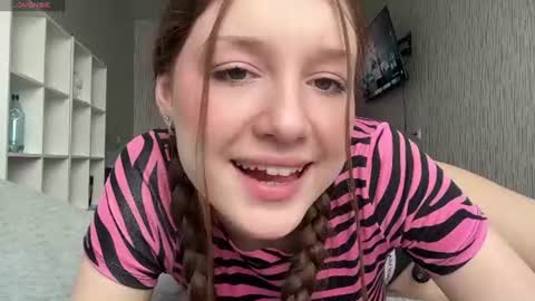 hanna_webber online show from June 12, 2026, 10:36 am