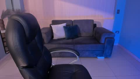 Snapshot of hannaconnor_ chatting on January 8, 2025, 9:23 pm Hanna Connor online show from January 8, 2025, 9:23 pm