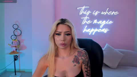 Snapshot of hannaconnor_ chatting on February 12, 2025, 9:01 pm Hanna Connor online show from February 12, 2025, 9:01 pm