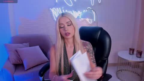 Snapshot of hannaconnor_ chatting on March 8, 2025, 8:57 pm Hanna Connor online show from March 8, 2025, 8:57 pm